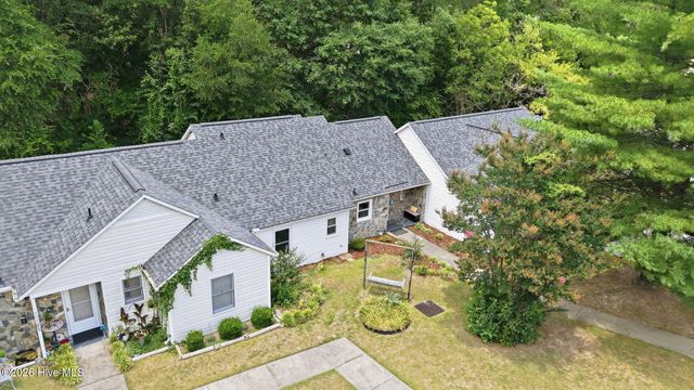 906 Cedar Court, Aberdeen, NC 28315