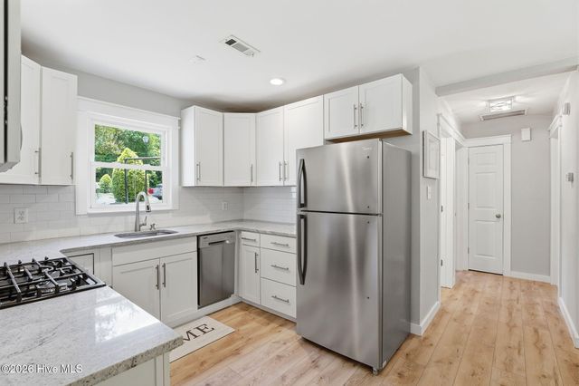 906 Cedar Court, Aberdeen, NC 28315