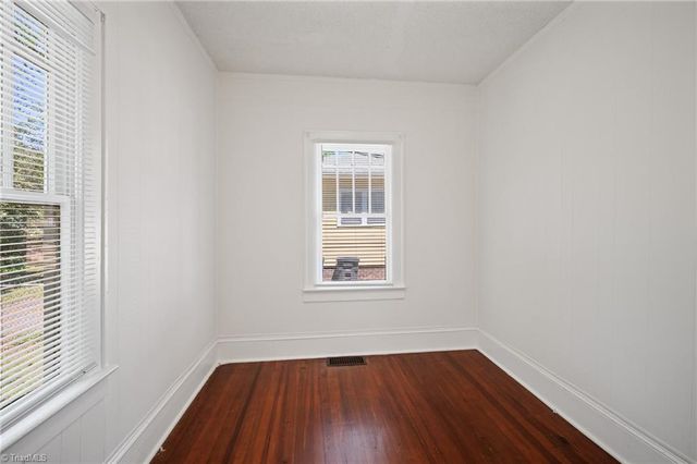 2360 N Patterson Avenue, Winston-salem, NC 27105