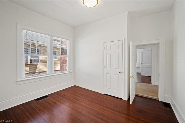 2360 N Patterson Avenue, Winston-salem, NC 27105