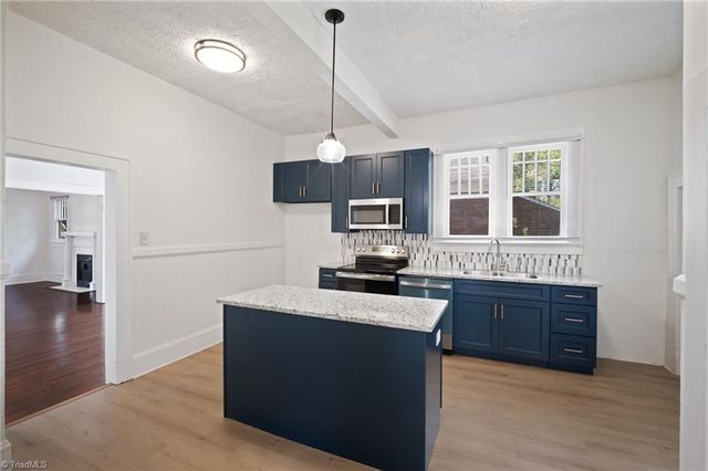 2360 N Patterson Avenue, Winston-salem, NC 27105