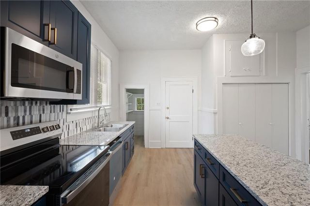 2360 N Patterson Avenue, Winston-salem, NC 27105