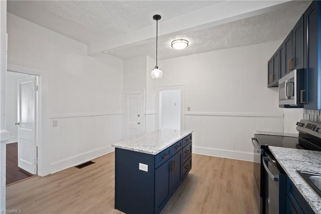 2360 N Patterson Avenue, Winston-salem, NC 27105
