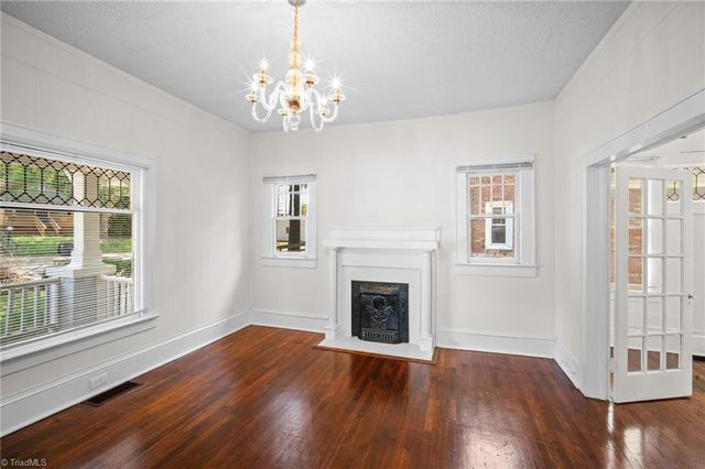 2360 N Patterson Avenue, Winston-salem, NC 27105