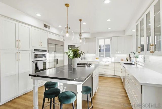 2327 Orchard View Ln, Escondido, CA 92027