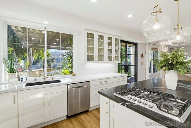 2327 Orchard View Ln, Escondido, CA 92027