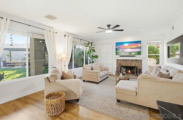 2327 Orchard View Ln, Escondido, CA 92027