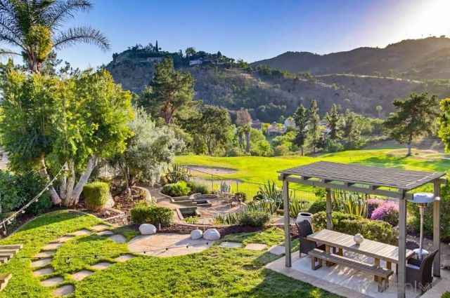 2327 Orchard View Ln, Escondido, CA 92027
