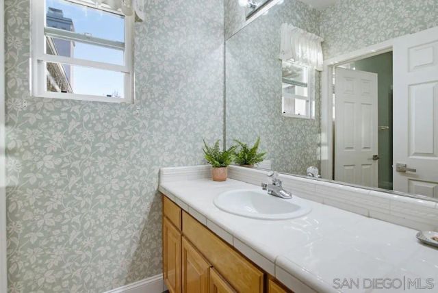 2327 Orchard View Ln, Escondido, CA 92027