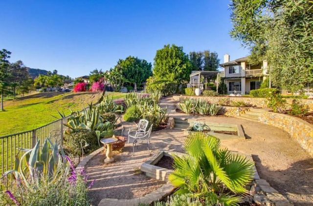 2327 Orchard View Ln, Escondido, CA 92027