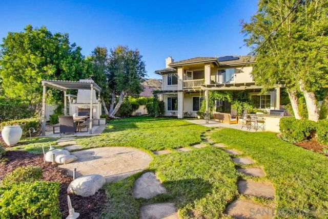 2327 Orchard View Ln, Escondido, CA 92027