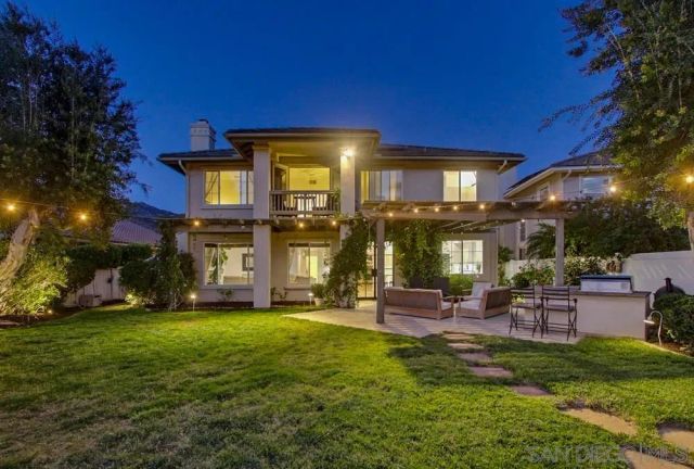 2327 Orchard View Ln, Escondido, CA 92027