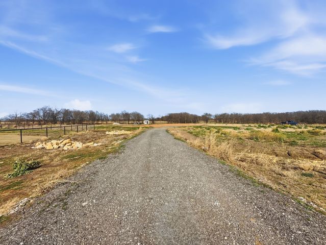 11106 FM 1173, Krum, TX 76249