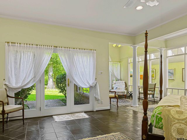 1700 Clubview Drive, Tyler, TX 75701