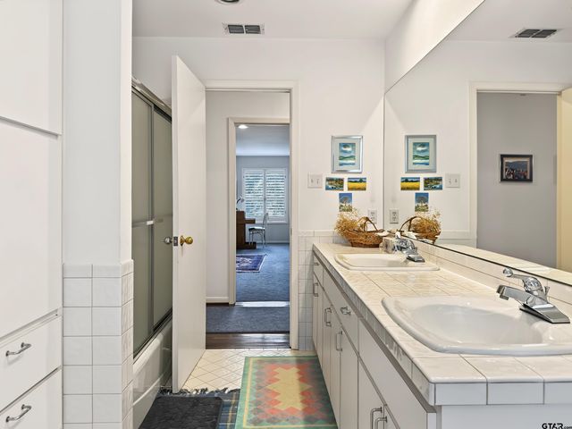 1700 Clubview Drive, Tyler, TX 75701
