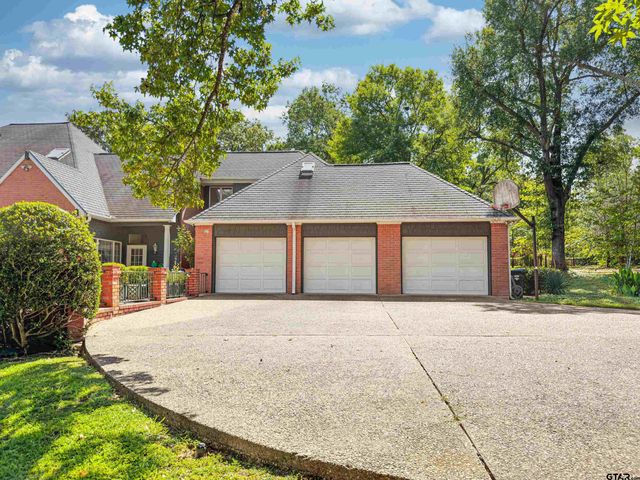1700 Clubview Drive, Tyler, TX 75701