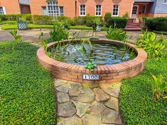 1700 Clubview Drive, Tyler, TX 75701