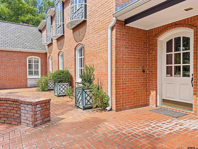 1700 Clubview Drive, Tyler, TX 75701