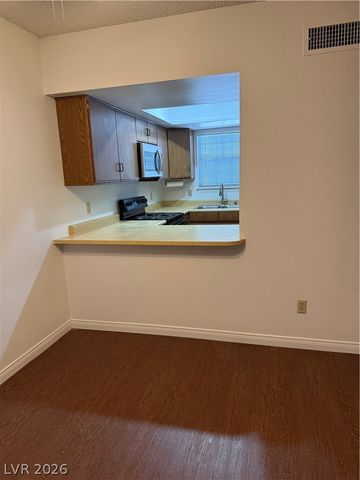 3823 South Maryland Parkway T5, Las Vegas, NV 89119