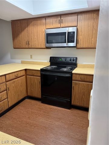 3823 South Maryland Parkway T5, Las Vegas, NV 89119