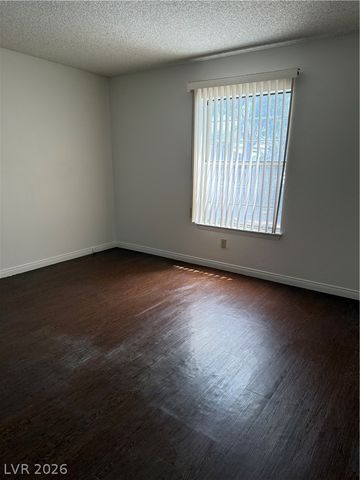 3823 South Maryland Parkway T5, Las Vegas, NV 89119