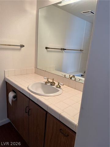 3823 South Maryland Parkway T5, Las Vegas, NV 89119