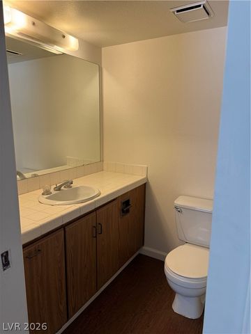 3823 South Maryland Parkway T5, Las Vegas, NV 89119