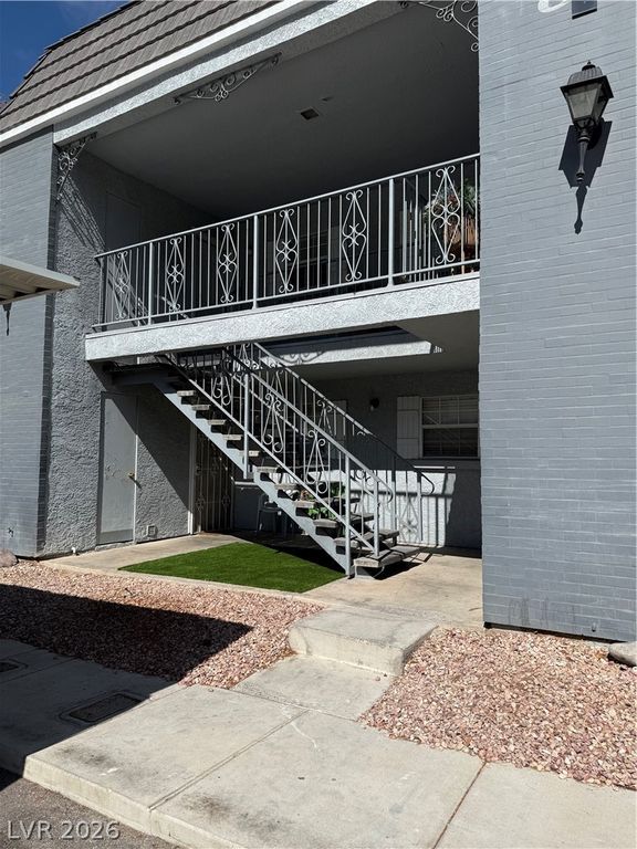 3823 South Maryland Parkway T5, Las Vegas, NV 89119