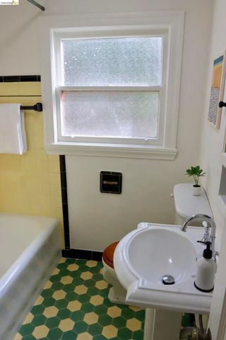 385 385 Vermont Ave, Berkeley, CA 94707