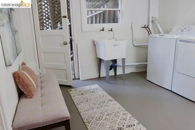 385 385 Vermont Ave, Berkeley, CA 94707