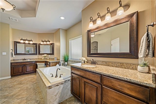5614 Kitty Hawk Dr, Corpus Christi, TX 78414