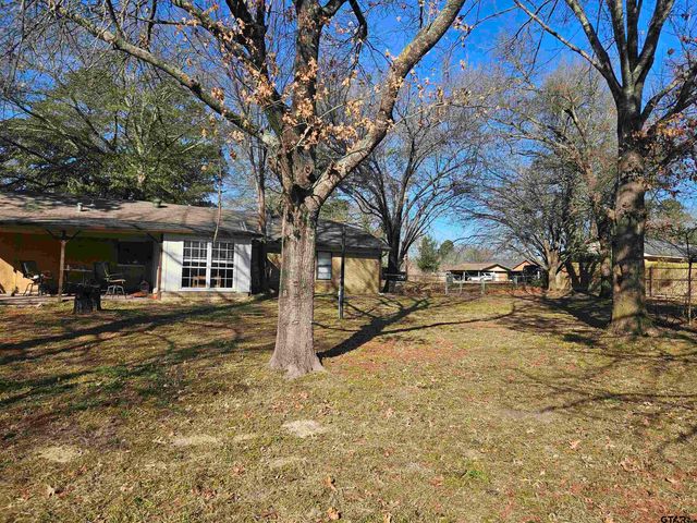 16455 Red Fern Rd, Tyler, TX 75703