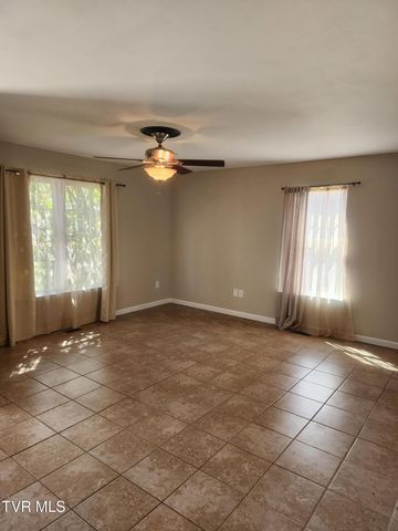 2233 Sherwood Road, Kingsport, TN 37664