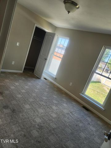 2233 Sherwood Road, Kingsport, TN 37664