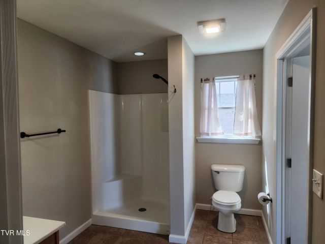 2233 Sherwood Road, Kingsport, TN 37664