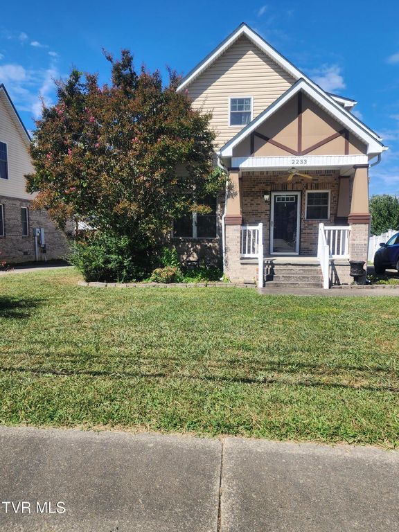 2233 Sherwood Road, Kingsport, TN 37664