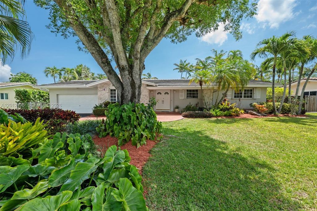 15705 SW 77th Avenue, Palmetto Bay, FL 33157