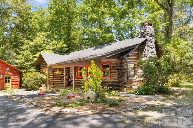 128 Tee Off Lane, Hendersonville, NC 28792