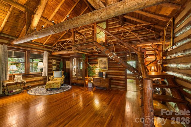 128 Tee Off Lane, Hendersonville, NC 28792