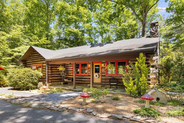 128 Tee Off Lane, Hendersonville, NC 28792