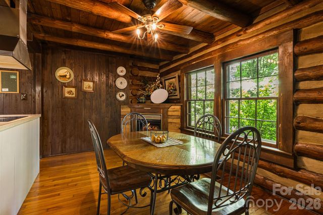128 Tee Off Lane, Hendersonville, NC 28792