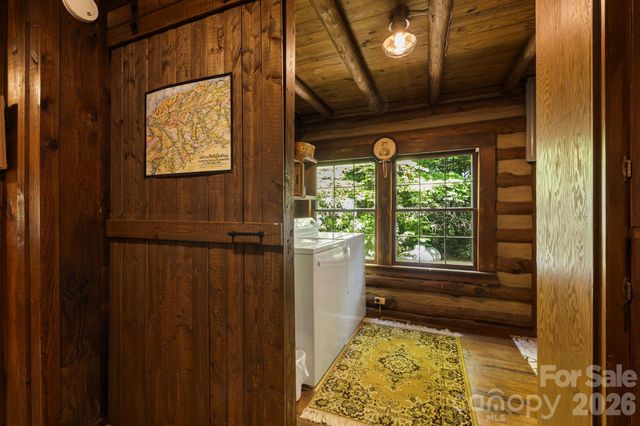 128 Tee Off Lane, Hendersonville, NC 28792