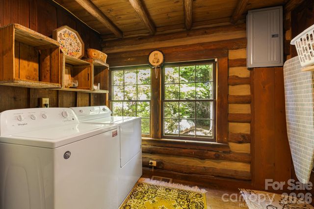 128 Tee Off Lane, Hendersonville, NC 28792
