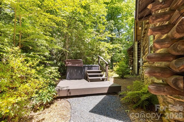 128 Tee Off Lane, Hendersonville, NC 28792