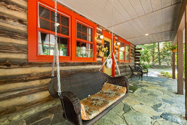 128 Tee Off Lane, Hendersonville, NC 28792