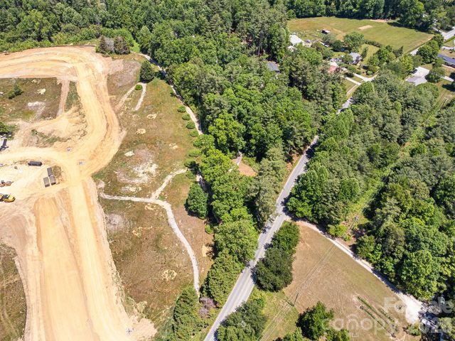 128 Tee Off Lane, Hendersonville, NC 28792