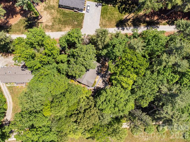 128 Tee Off Lane, Hendersonville, NC 28792