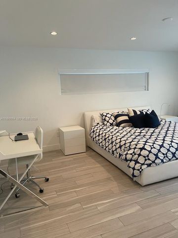 260 Sunrise Dr H, Key Biscayne, FL 33149