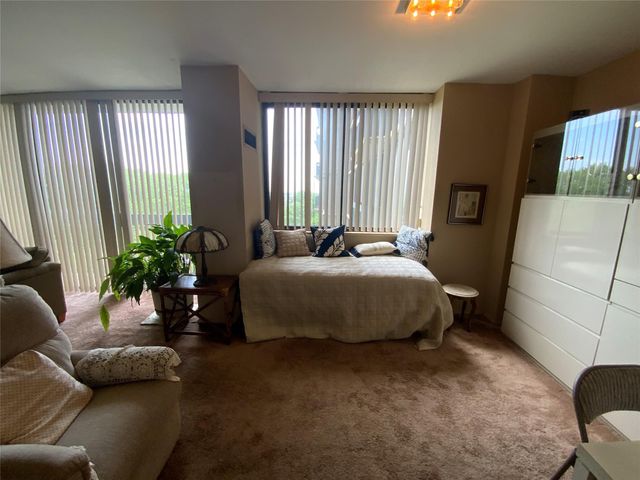 27110 Grand Central Parkway 5A, Floral Park, NY 11005
