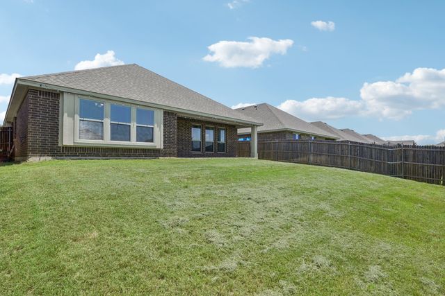 109 Gateway Drive, Alvarado, TX 76009